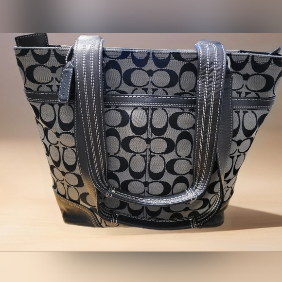 Coach HAMPTON Signature Tote. Tan And BROWN. EUC - Picture 2 of 7